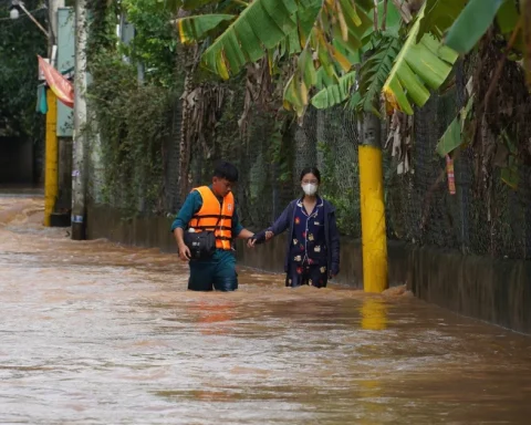 Ngập sâu ở Đồng Nai: Tháo dỡ cầu tạm phục vụ làm cao tốc Biên Hoà – Vũng Tàu