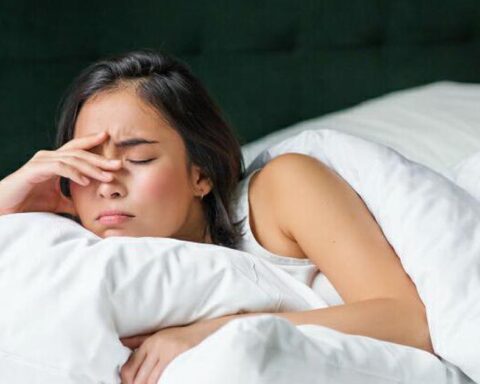 Thói quen ngủ này có thể âm thầm ảnh hưởng đến tim, liên quan đến suy tim và đột quỵ, đáng tiếc nhiều người vẫn làm mỗi đêm