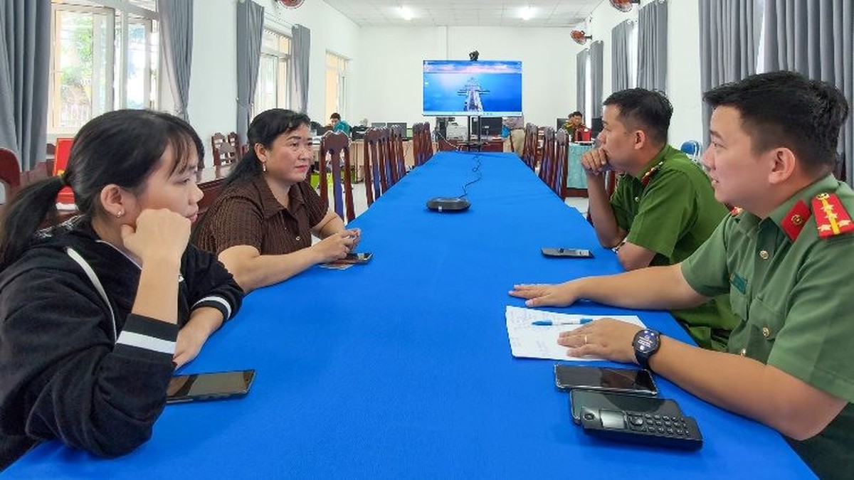 Tài khoản ngân hàng phát sinh giao dịch 20 triệu, 20.000, 10.000 đồng…, người phụ nữ phải đến Công an làm việc