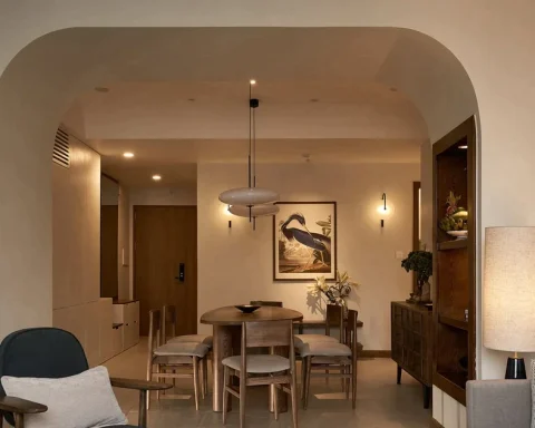 Những đường cong làm mềm căn hộ của gia đình bốn người