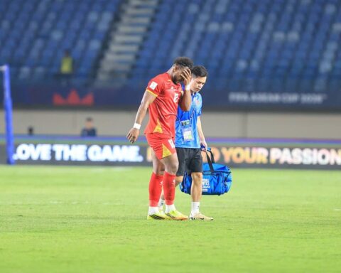 Xuân Son rách cơ đùi chia tay FIFA ASEAN Cup, trở về Việt Nam vào ngày mai