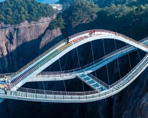 Tên là cầu Như Ý nhưng nhìn đã thấy thót tim