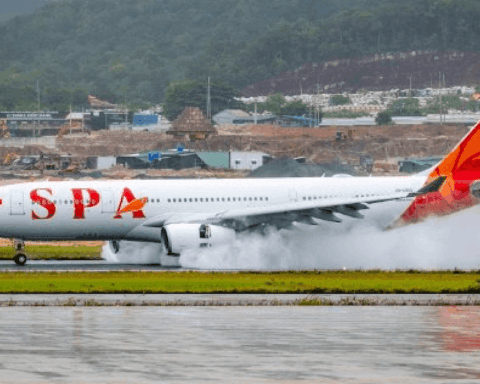 Chiếc máy bay thân rộng đầu tiên của Sun PhuQuoc Airways đã về Phú Quốc sau hành trình đặc biệt: Gặp trục trặc dẫn đường ở Cực Bắc, mất GPS khi qua Nga, phải đổi sân bay vì bão ở Nhật