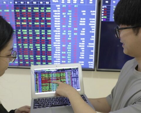 Chứng khoán phái sinh ngày 25/9: Chênh lệch dương duy trì, giao dịch tăng trở lại