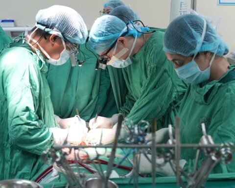 Các yếu tố nguy cơ dẫn đến sinh non mẹ bầu cần lưu ý