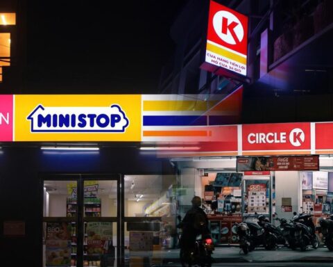 3h sáng không một bóng khách, vì sao cửa hàng tiện lợi vẫn mở 24/24?