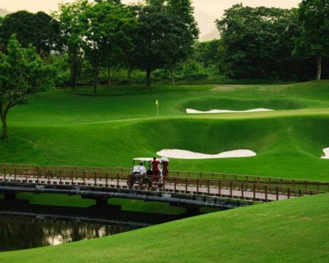 Khách quốc tế đang chi hàng chục nghìn USD để đến Việt Nam chơi Golf