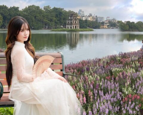 “Quyết không để các nàng thơ nhàm chán”: Hồ Gươm lại thay thảm hoa mới, Hà Nội dạo này thơ thế nhỉ!