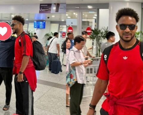 Xuân Son đã về đến Việt Nam, chấn thương nhưng vẫn vui vẻ chụp cùng fan ở sân bay