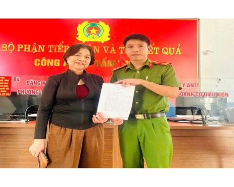 Sau cuộc gọi yêu cầu thực hiện ngay các thủ tục hành chính, người phụ nữ SN 1957 quyết không làm theo mà báo công an Hà Tĩnh