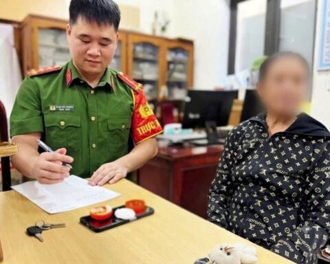Sau cuộc gọi yêu cầu trả khoản nợ 2 tỷ đồng, người phụ nữ SN 1958 quyết không chuyển khoản mà báo công an Hà Tĩnh