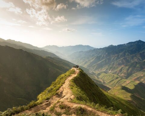 Không phải Sa Pa, Việt Nam có một nơi nằm ở độ cao hơn 1.500 m, sở hữu khí hậu mát mẻ quanh năm chỉ khoảng 15 độ, vừa được Oscar du lịch vinh danh