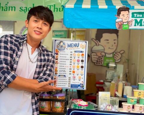 Nam diễn viên đình đám mở xe cà phê trên đường Bùi Đình Tuý, phường Bình Thạnh