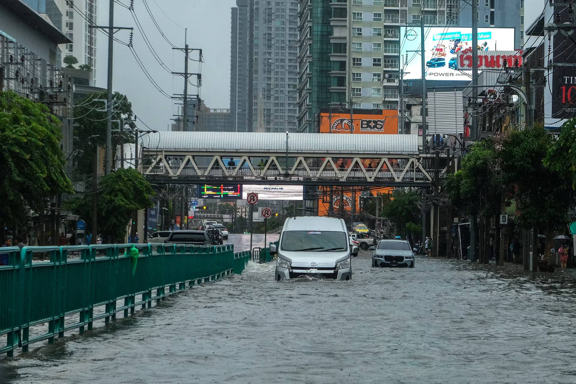Cảnh báo du khách Việt đến Bangkok giữa thời điểm ngập lụt 'thảm họa'- Ảnh 4.
