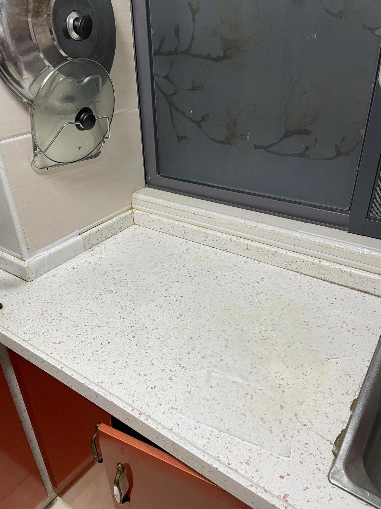 12 mẹo dọn nhà từ cư dân mạng khiến nhiều người bất ngờ: Toàn cách đơn giản nhưng xử lý đúng những chỗ khó làm sạch nhất- Ảnh 9.