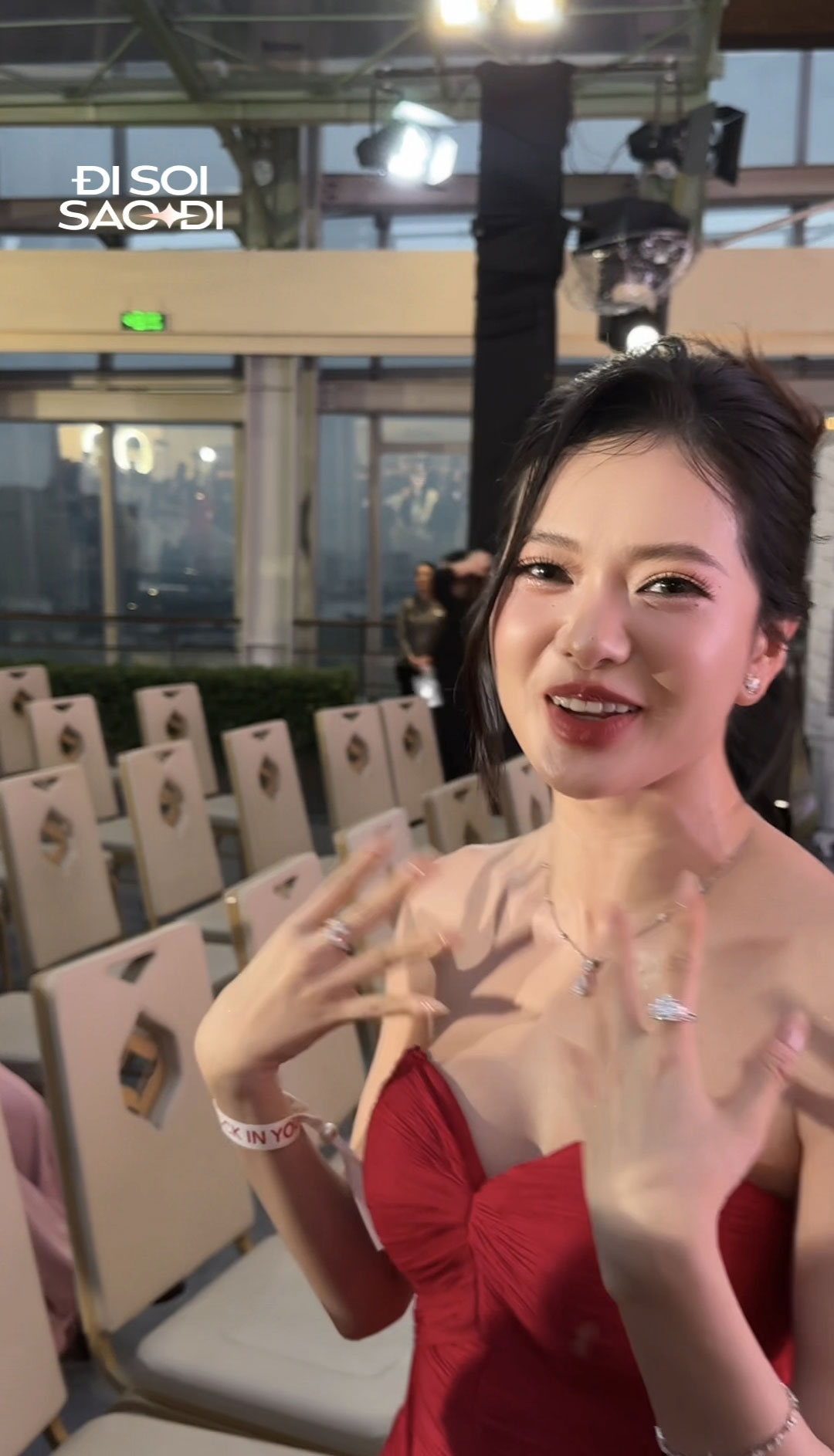 Sốc visual là đây: Baifern Pimchanok như nữ thần ở sự kiện TP. HCM, nữ diễn viên Việt ngỡ ngàng không nói nên lời!- Ảnh 6.