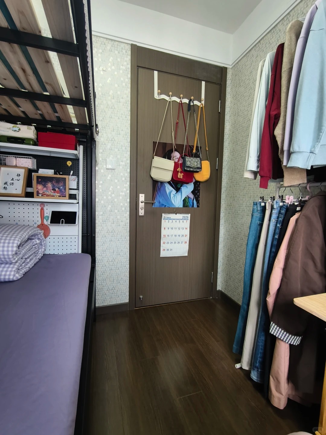 Căn phòng 4m² công ty cấp cho y tá lương 23 triệu/tháng- Ảnh 6.