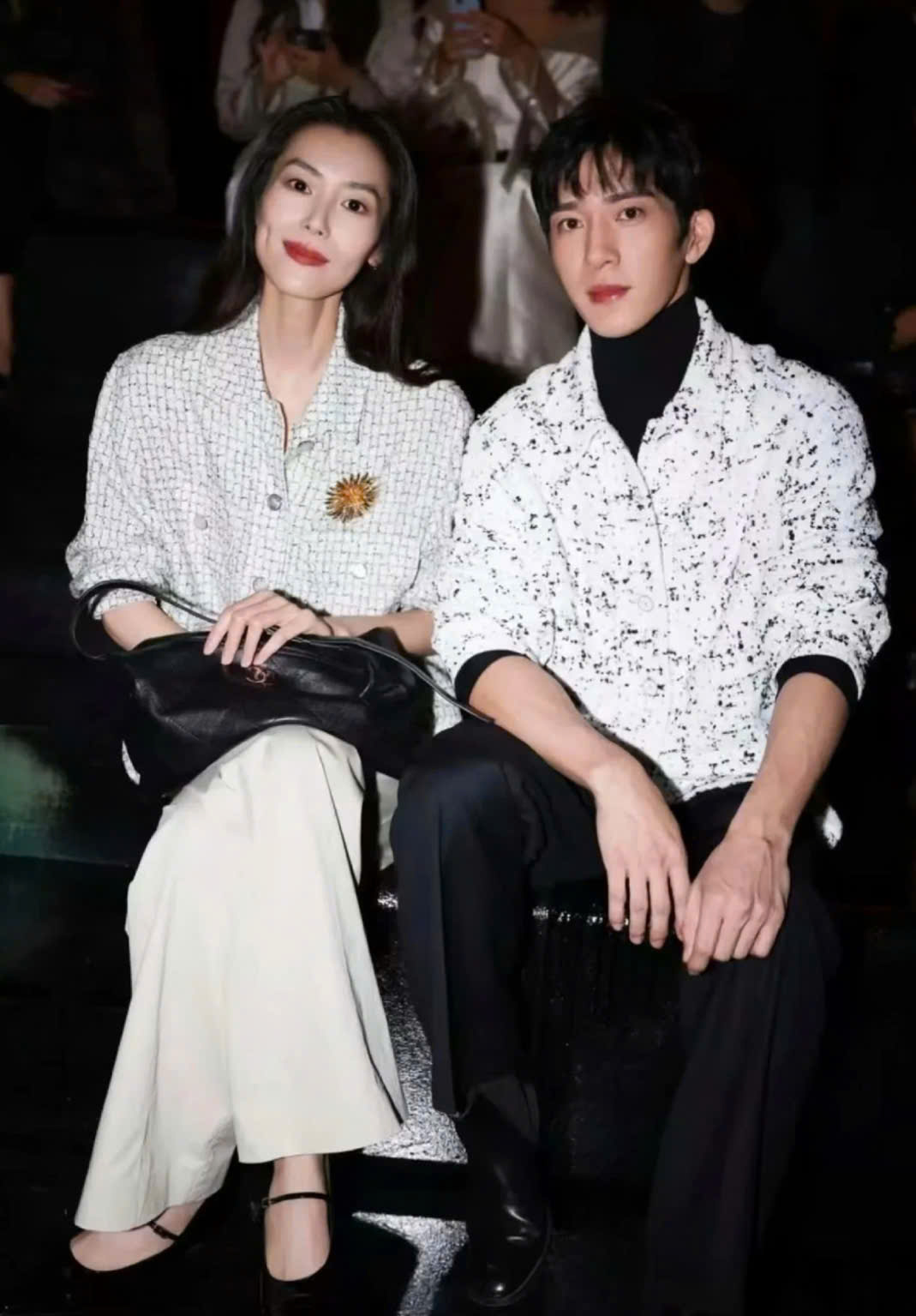 Tổng tài bad boy đang khiến cả MXH rần rần: Visual miễn chê, cùng bạn gái trở thành cặp đôi mặc đẹp nhất showbiz- Ảnh 20.