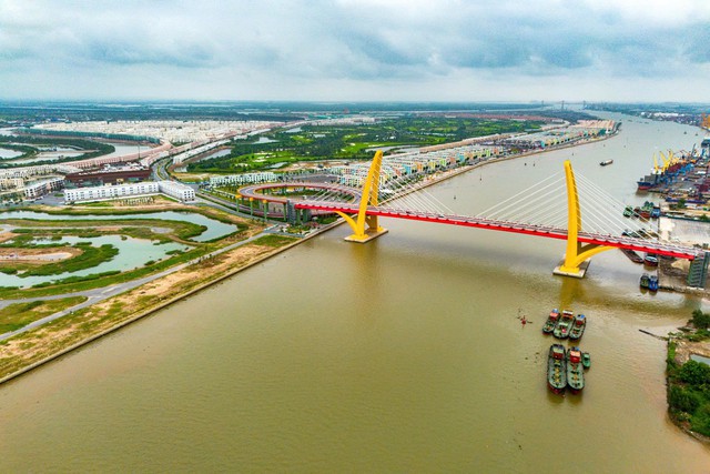 Tỷ phú Phạm Nhật Vượng chi hơn 2 tỷ USD biến hòn đảo gần 900ha từ vùng đất biệt lập thành đại đô thị, kết nối trung tâm chỉ 5 phút- Ảnh 1. Tỷ phú Phạm Nhật Vượng chi hơn 2 tỷ USD biến hòn đảo gần 900ha từ vùng đất biệt lập thành đại đô thị, kết nối trung tâm chỉ 5 phút- Ảnh 1.
