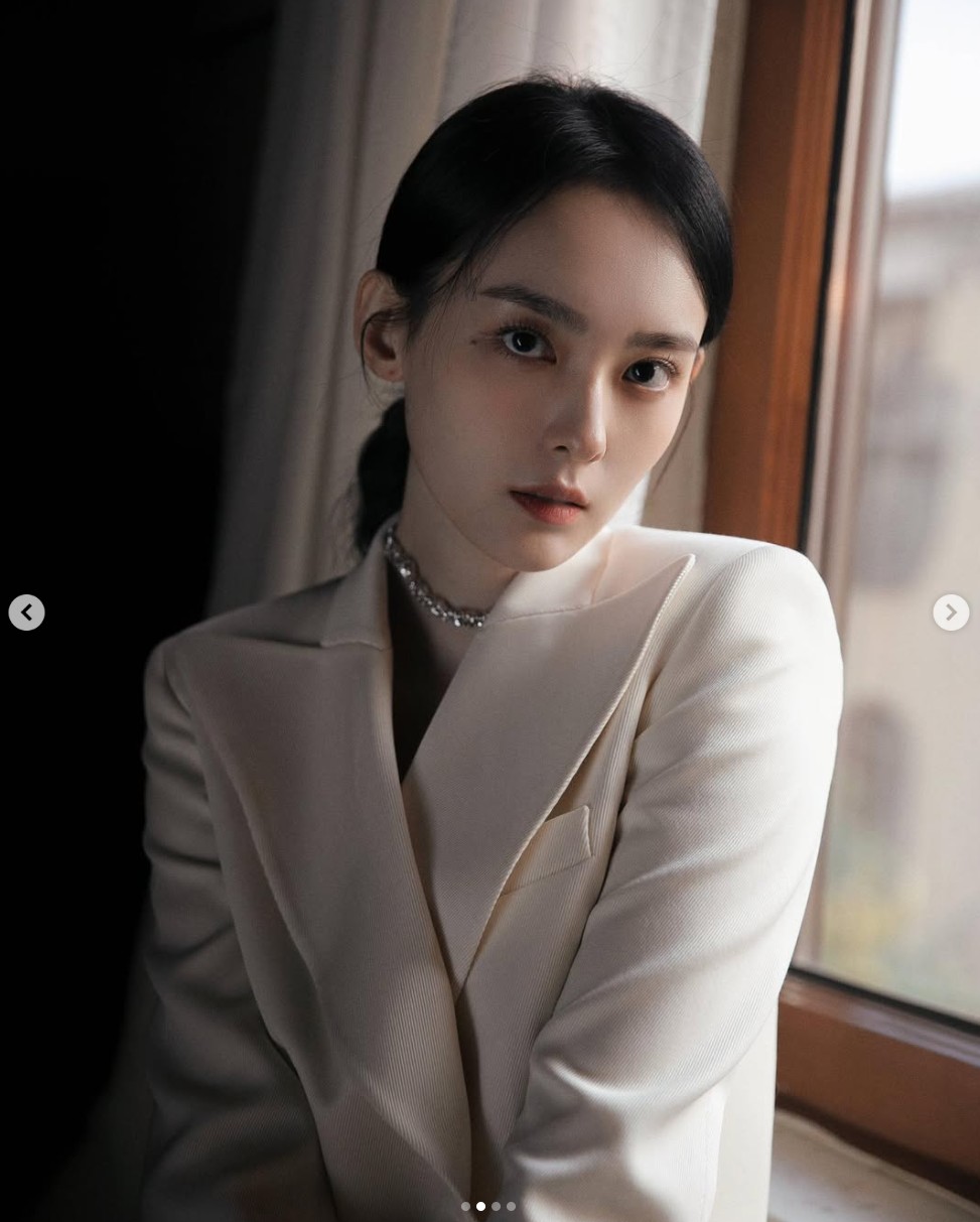 Xuất hiện mỹ nhân chia rẽ cặp đôi Đầu Xuân Tươi Sáng: Đẹp kịch trần sang tới nóc, cành vàng lá ngọc xé truyện bước ra- Ảnh 1.