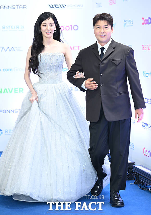 Sự kiện hot nhất showbiz hôm nay: Seohyun (SNSD) hóa nữ thần, nam thần BAD "hẩy ngực" chiếm trọn spotlight- Ảnh 2.