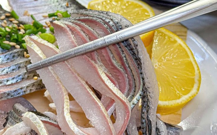 Chủ cửa hàng thủy sản 20 năm nói thẳng: 4 loại cá dễ "ôm ổ ký sinh trùng", dân buôn cũng ngại ăn - Ảnh 2.