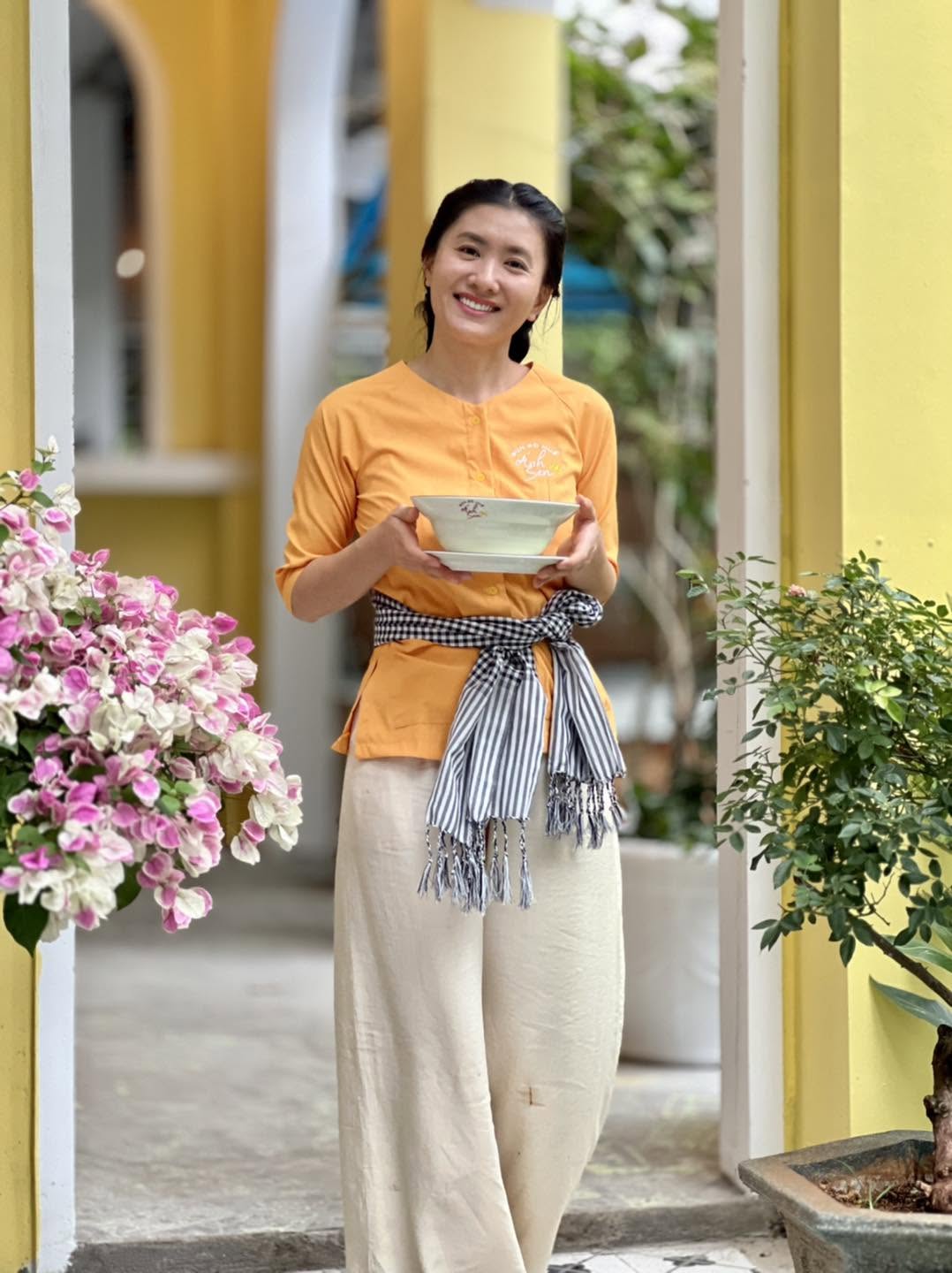 Nữ diễn viên đình đám đi bán bún bò Huế ở đường số 6, phường Tân Phong, TP.HCM- Ảnh 2.