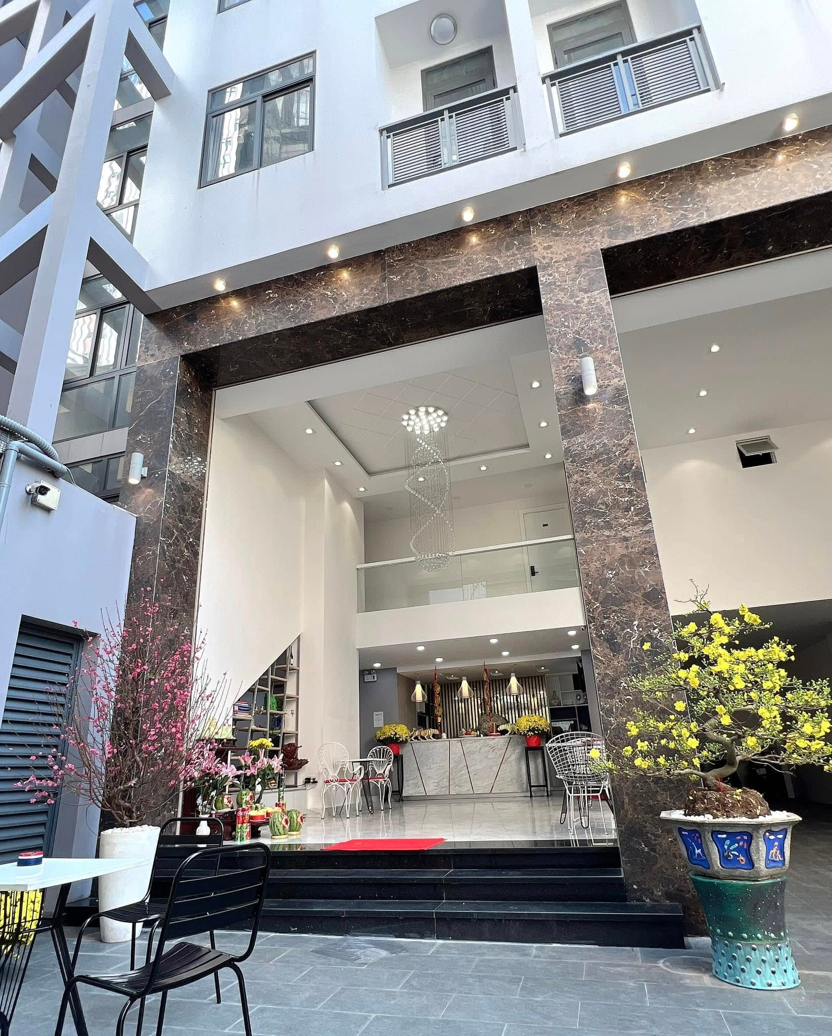 Căn nhà có phòng khách rộng 100m2 của mỹ nhân Trại Buôn Người - Ảnh 7.