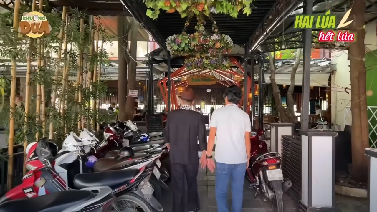 Nam NSND đình đám bỏ TP.HCM về bán cà phê, đồ ăn sáng ở đường Nguyễn Trung Trực, An Giang- Ảnh 4.