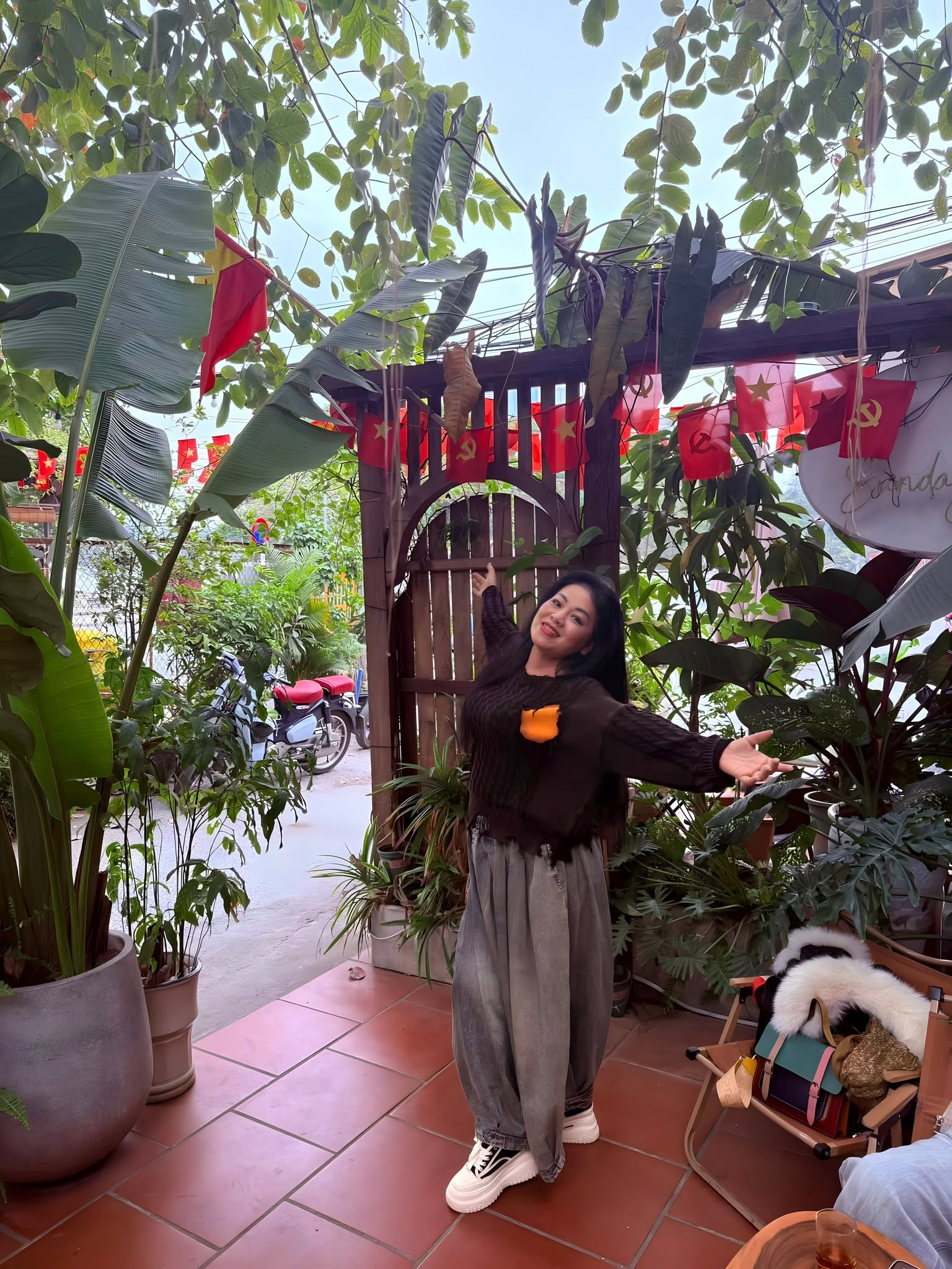 Mẹ đơn thân 4 con là "nữ hoàng nhạc đỏ" nói về điều khát khao nhất sau những dối lừa- Ảnh 2.