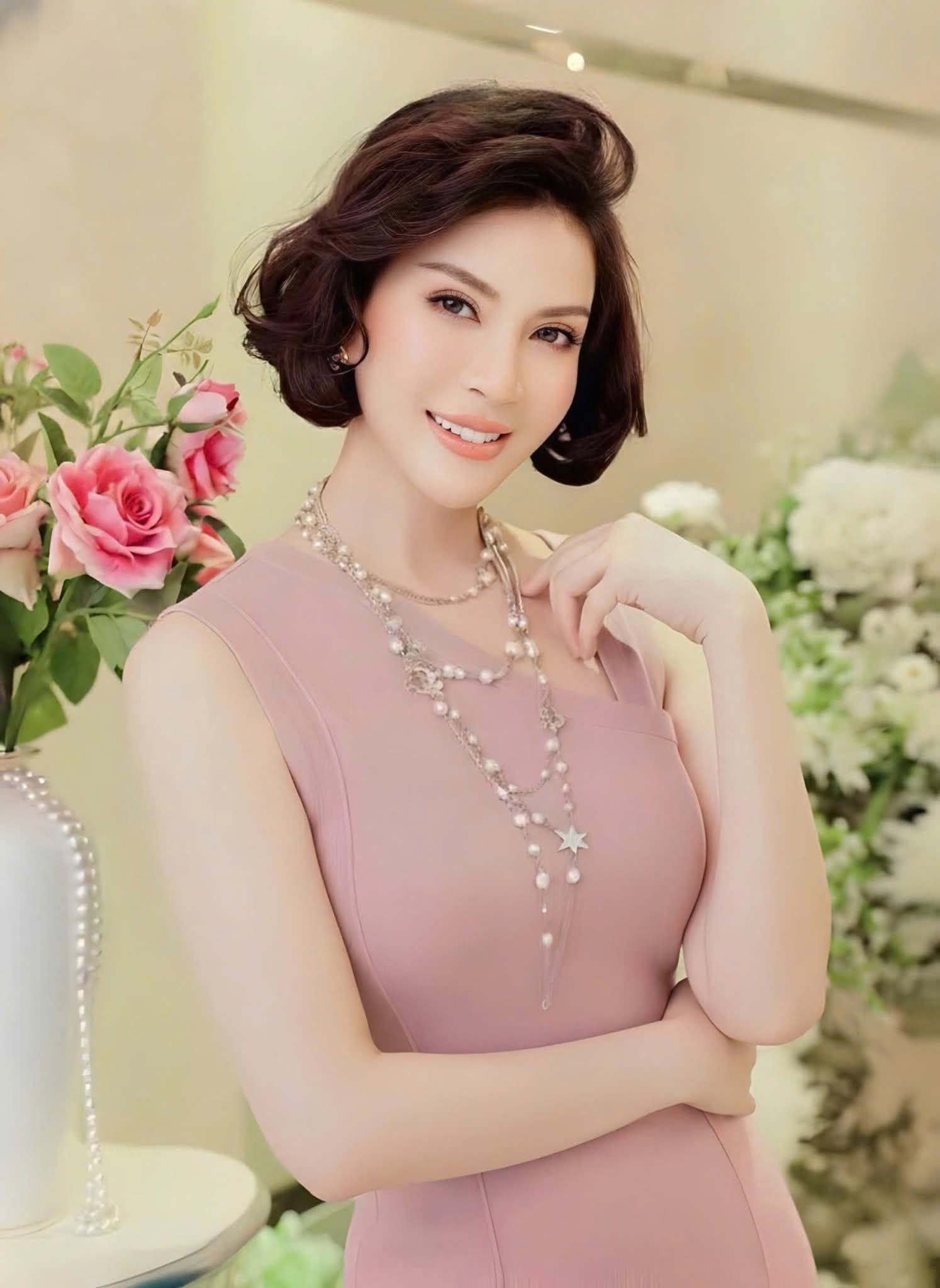 Nữ MC quê Nghệ An có bằng Thạc sĩ Kinh tế: Sống trong biệt thự 800m², điều hành chuỗi thẩm mỹ viện ở TP.HCM- Ảnh 1.
