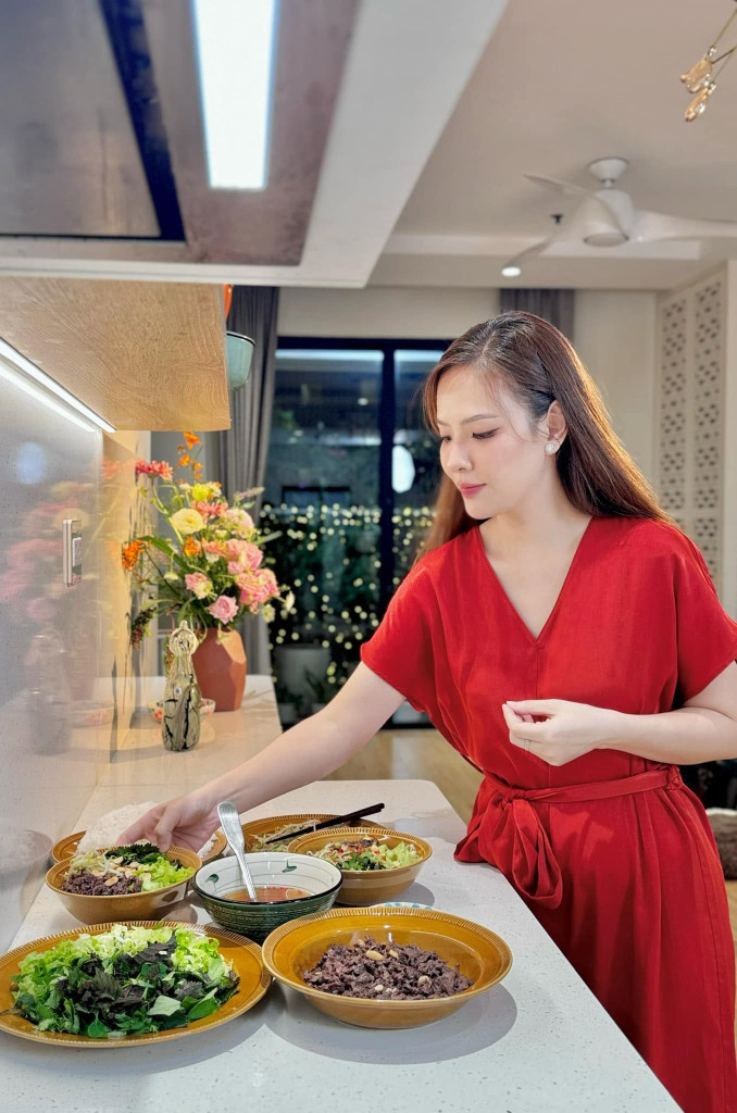Cơm nhà Đan Lê và và cựu Phó giám đốc VFC - Ảnh 2.