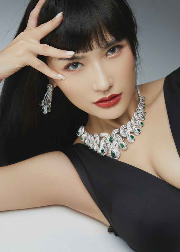 "Hoa hậu xấu nhất lịch sử showbiz" nay đã khác: Lột xác đẹp khó tin đến từng centimet, U40 làm chủ tịch nhưng chưa chồng- Ảnh 9.