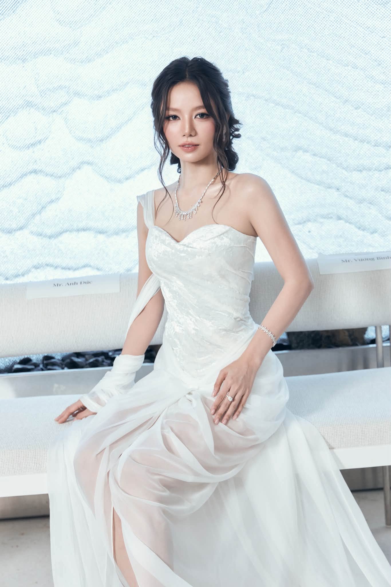 Ngọc nữ thế hệ mới từng đóng phim hơn 700 tỷ: Đeo kim cương 30 carat, visual chuẩn nàng thơ- Ảnh 7.