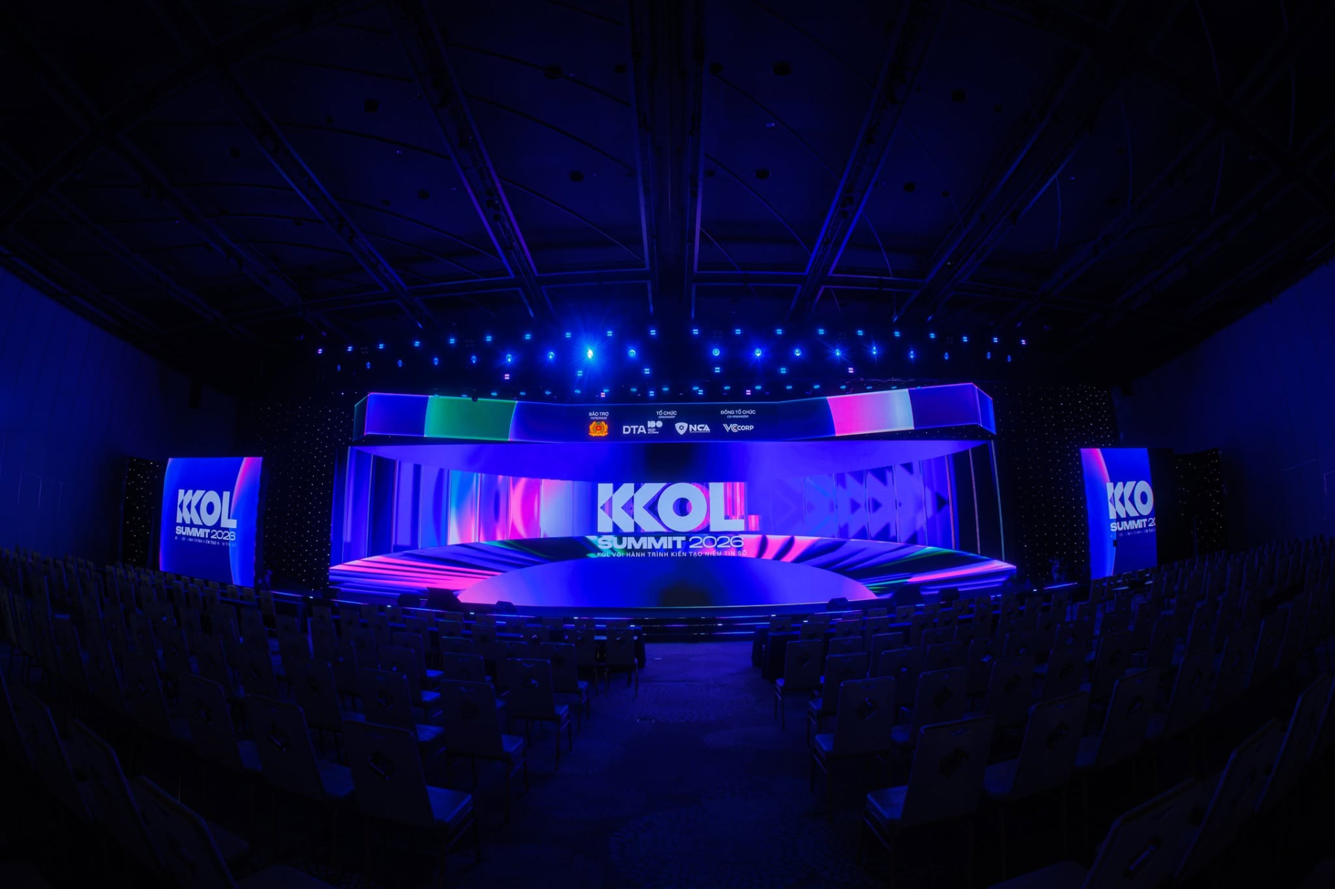 KOL Summit 2026: Chính thức bước vào 2 phiên chuyên đề thảo luận về AI, khủng hoảng niềm tin và tương lai sáng tạo - Ảnh 39.