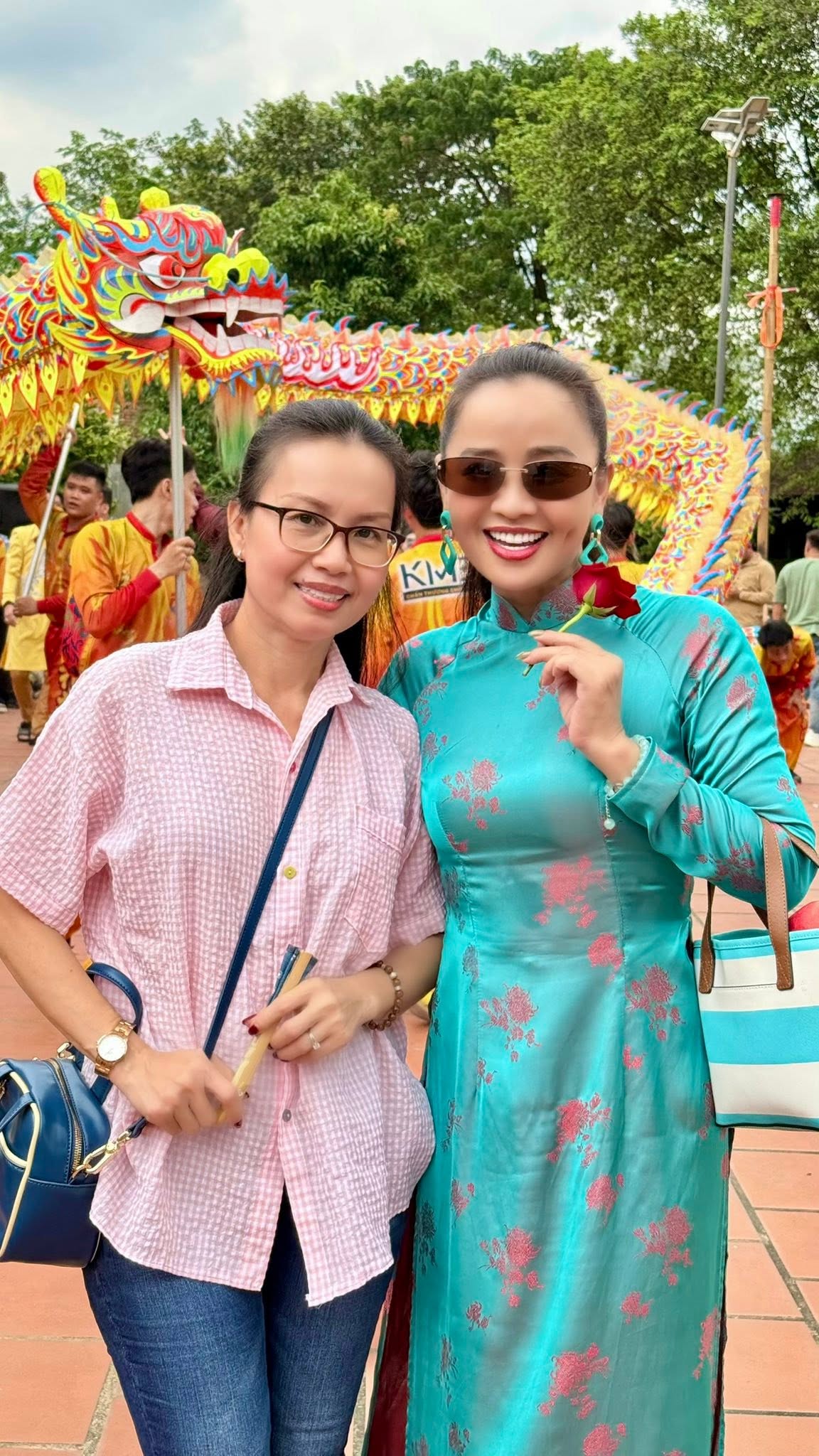 Sáng tỏ mối quan hệ của NS Hoài Linh với Hoài Lâm ở nhà thờ Tổ 100 tỷ- Ảnh 2.