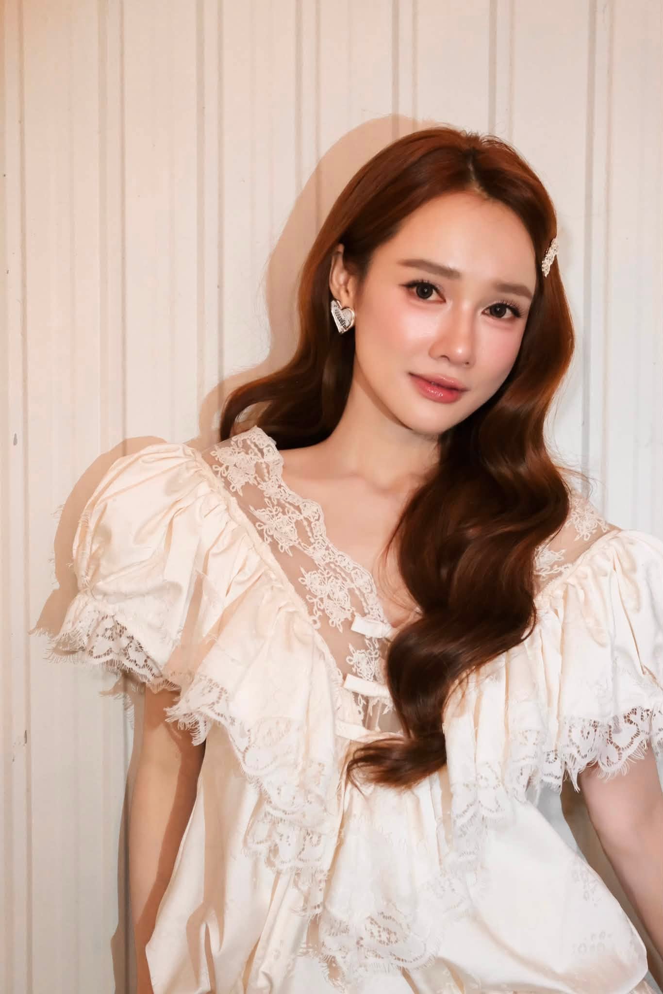 Nhã Phương đăng ảnh vợ chồng ôm nhau giữa lúc Trường Giang là tâm điểm trên MXH - Ảnh 4.
