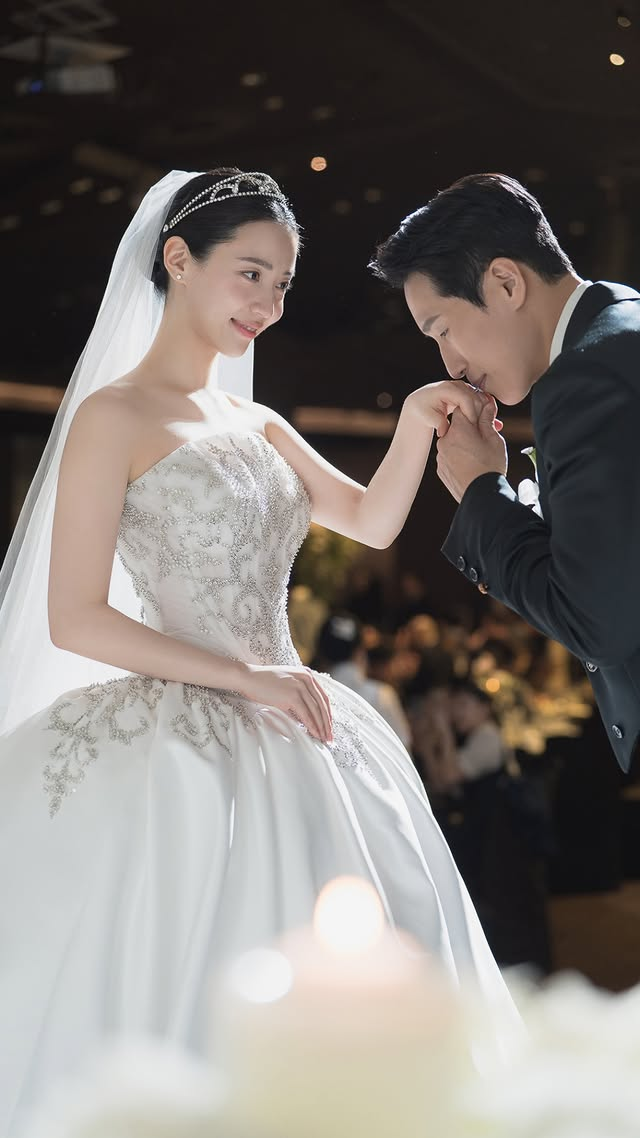 Hòa bình đến với T-ara rồi sao: Hwayoung cưới, Eunjung và Hyomin nô nức tung hoa?- Ảnh 6.