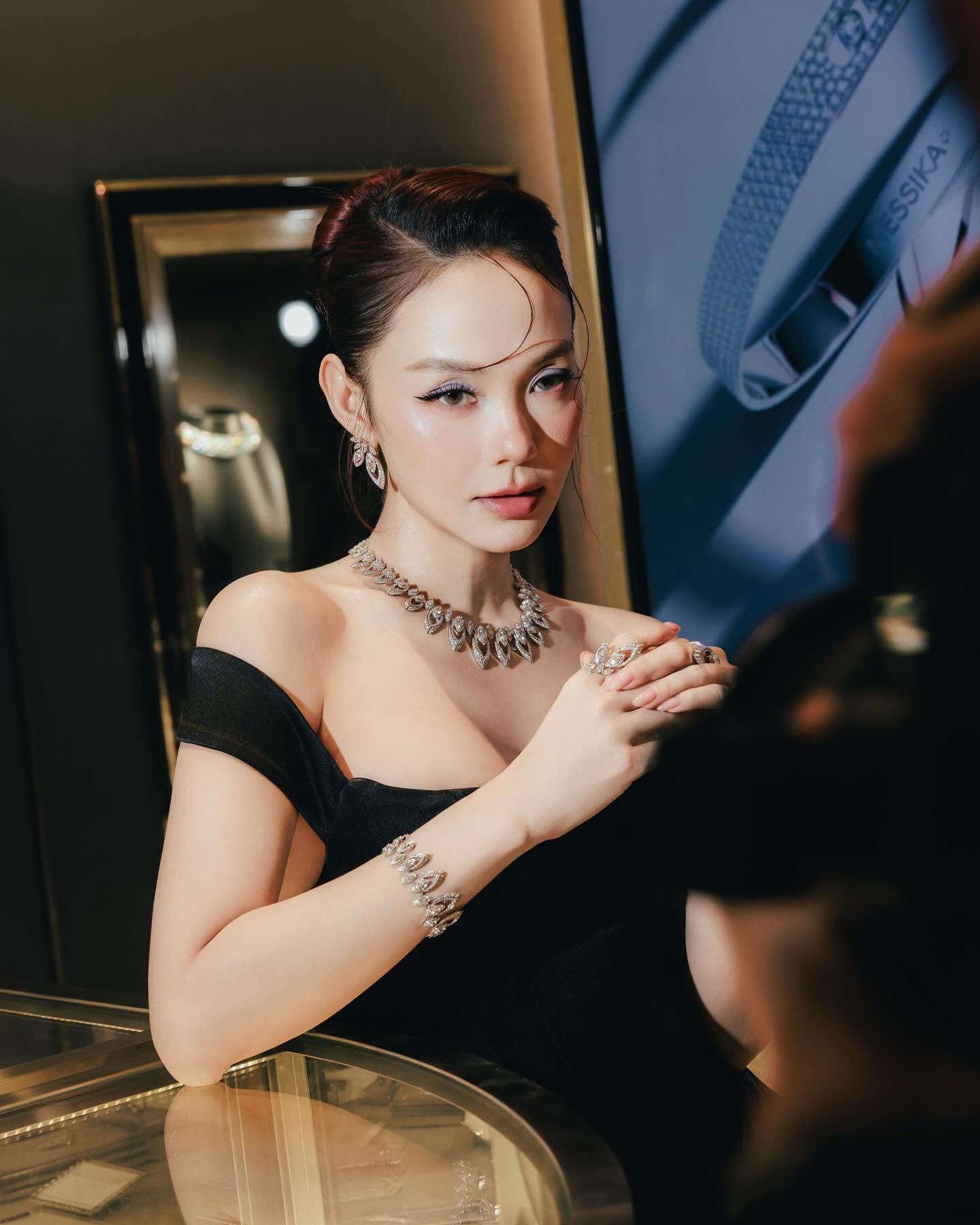 Ca sĩ Việt ngồi vài phút đút túi cả tỷ đồng, lấy chồng đại gia được cưng như bà hoàng- Ảnh 3.