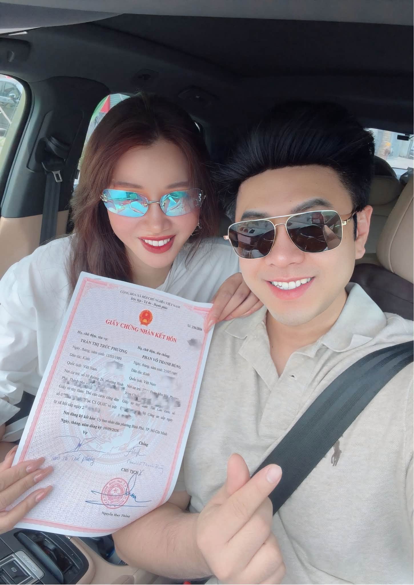 Cặp đôi ca sĩ Vbiz - CEO là mẹ đơn thân 3 con thông báo đăng ký kết hôn- Ảnh 1.