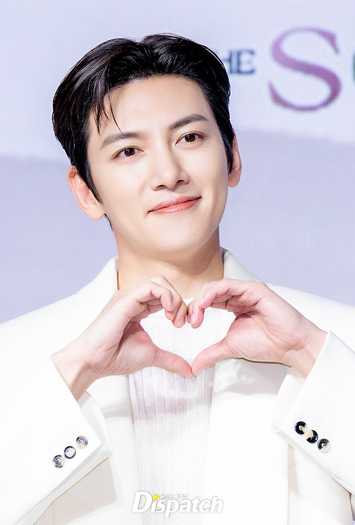 Sự kiện toàn sao khủng: Ji Chang Wook chuẩn bạch mã hoàng tử, mỹ nhân đẹp nhất thế giới ga lăng với Son Ye Jin- Ảnh 4.
