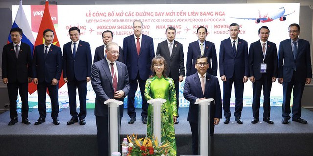Hôm qua - 20/9, tỷ phú Nguyễn Thị Phương Thảo có mặt trên 1 chuyến bay đặc biệt - Ảnh 4.
