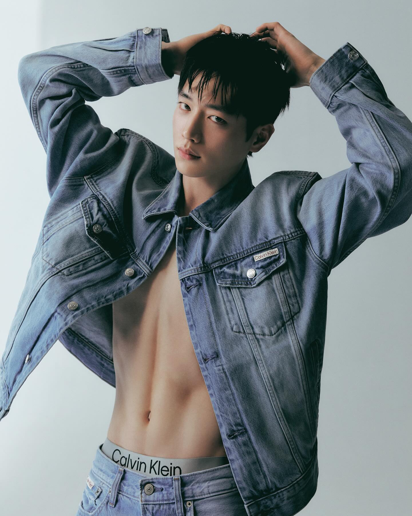 Jisoo lộ cả tá bằng chứng hẹn hò 