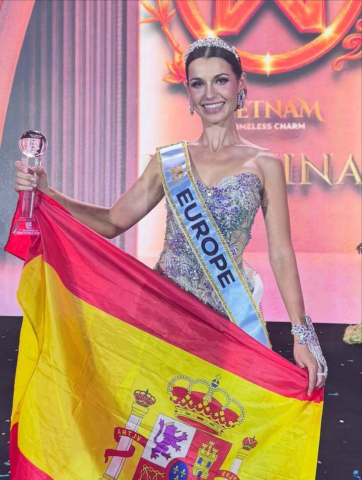 Á hậu 1 Miss World 2026 đẹp gợi cảm, học vấn tốt, là hậu duệ bá tước Thụy Điển- Ảnh 1.