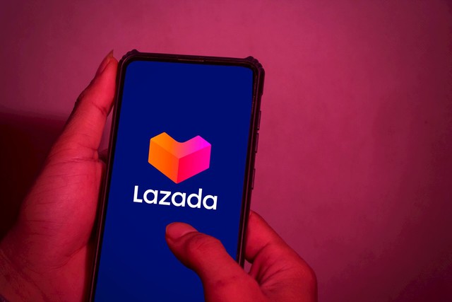 Lazada sắp tung “bão” voucher cho người dùng