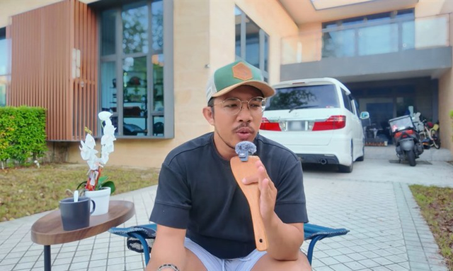 Tài xế Grab ở Singapore kiếm 122 triệu đồng/tháng, đi Porsche, sống ở 2 quốc gia, sở hữu biệt thự