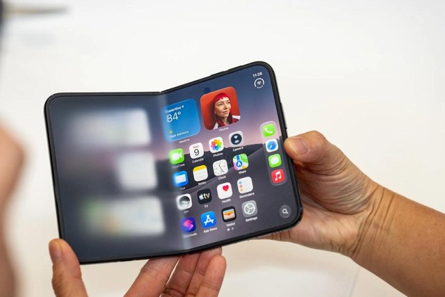 Chủ tịch hệ sinh thái Android nói về iPhone Duo: “Tương lai thường xuất hiện trước trên Android”