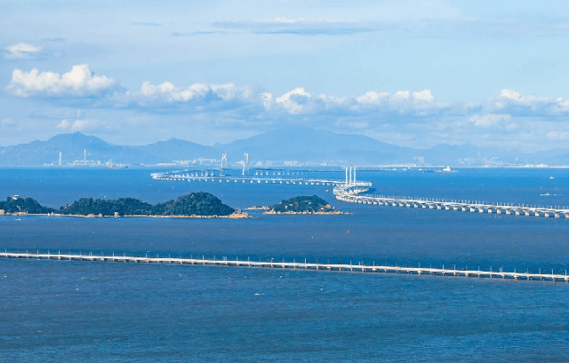Siêu cầu vượt biển dài nhất thế giới tích hợp 2 đảo nhân tạo, vốn đầu tư 20 tỷ USD: Ngốn lượng thép bằng 60 tháp Eiffel, đường hầm dưới biển được ghép từ 33 đốt khổng lồ nặng 80.000 tấn