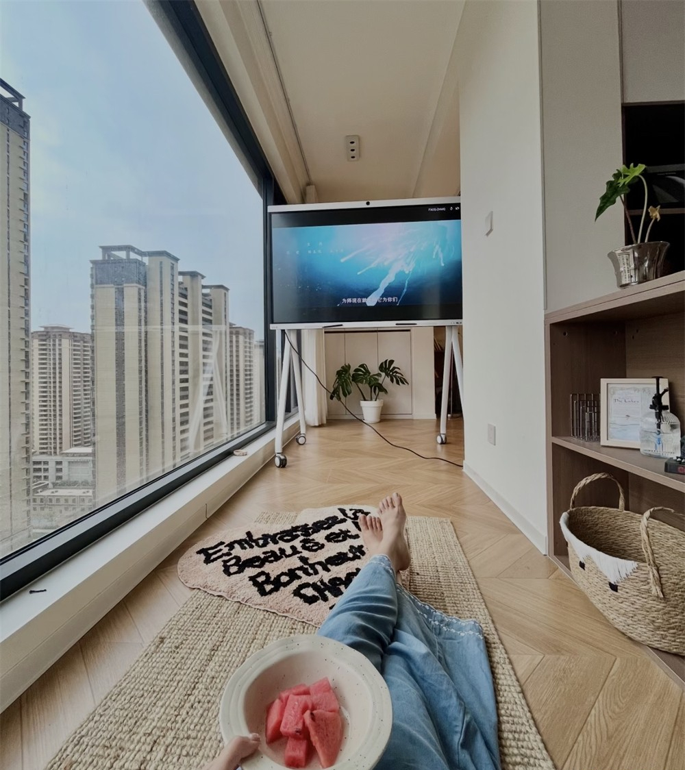 Nhà có 2 ban công tưởng phí diện tích, bà mẹ tháo một cánh cửa rồi kê bàn học: Phòng con rộng và sáng hẳn- Ảnh 4.