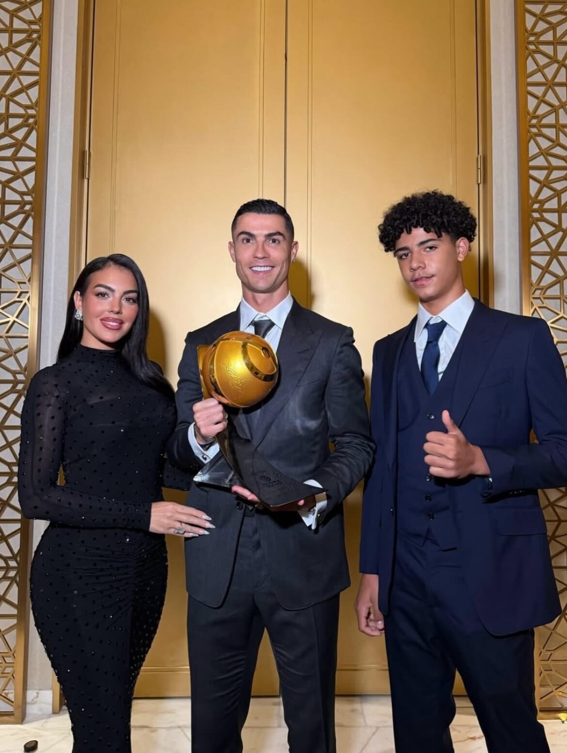 Con trai Ronaldo 16 tuổi cao 1m90, đã ghi hơn 100 bàn thắng - Ảnh 4.